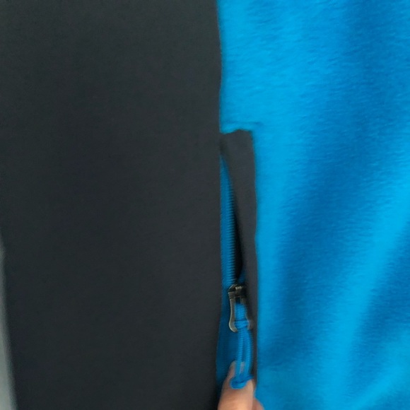 Columbia woman’s zip up fleece sweater - Picture 4 of 5